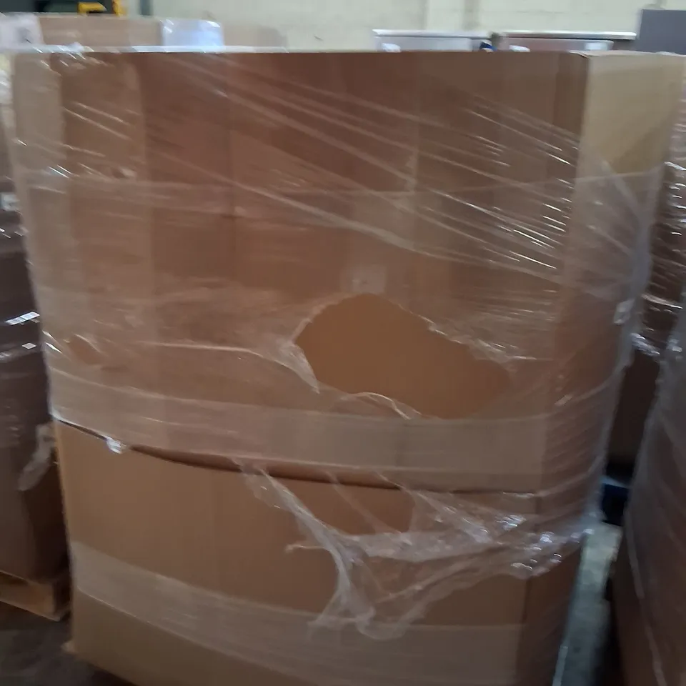 PALLET CONSISTING OF A LARGE QUANTITY OF ASSORTED PILLOWS AND SOFT FURNISHINGS