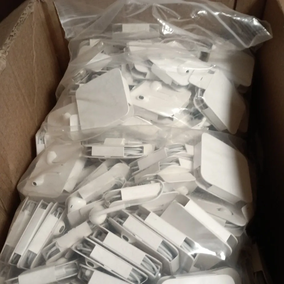 BOX OF APPROXIMATELY 300 LIGHTNING EARPHONES 