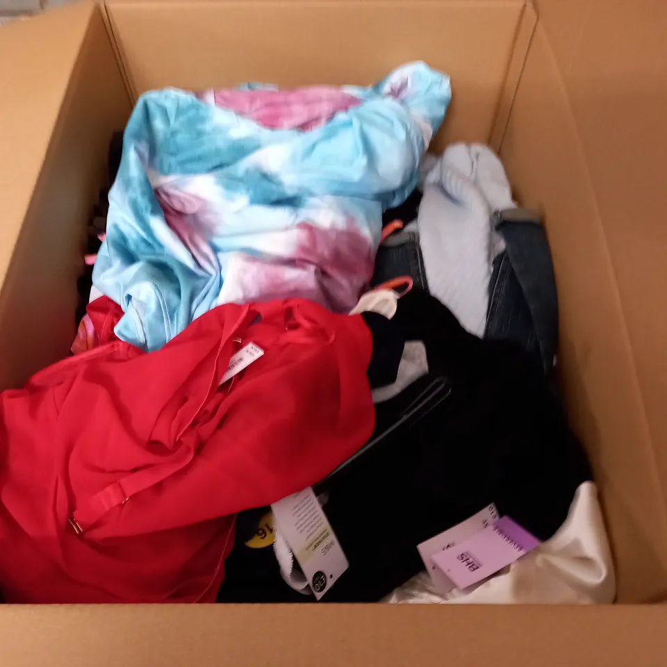 LARGE QUANTITY OF ASSORTED CLOTHING ITEMS TO INCLUDE I SAW IT FIRST, CEDAR WOOD AND M&S