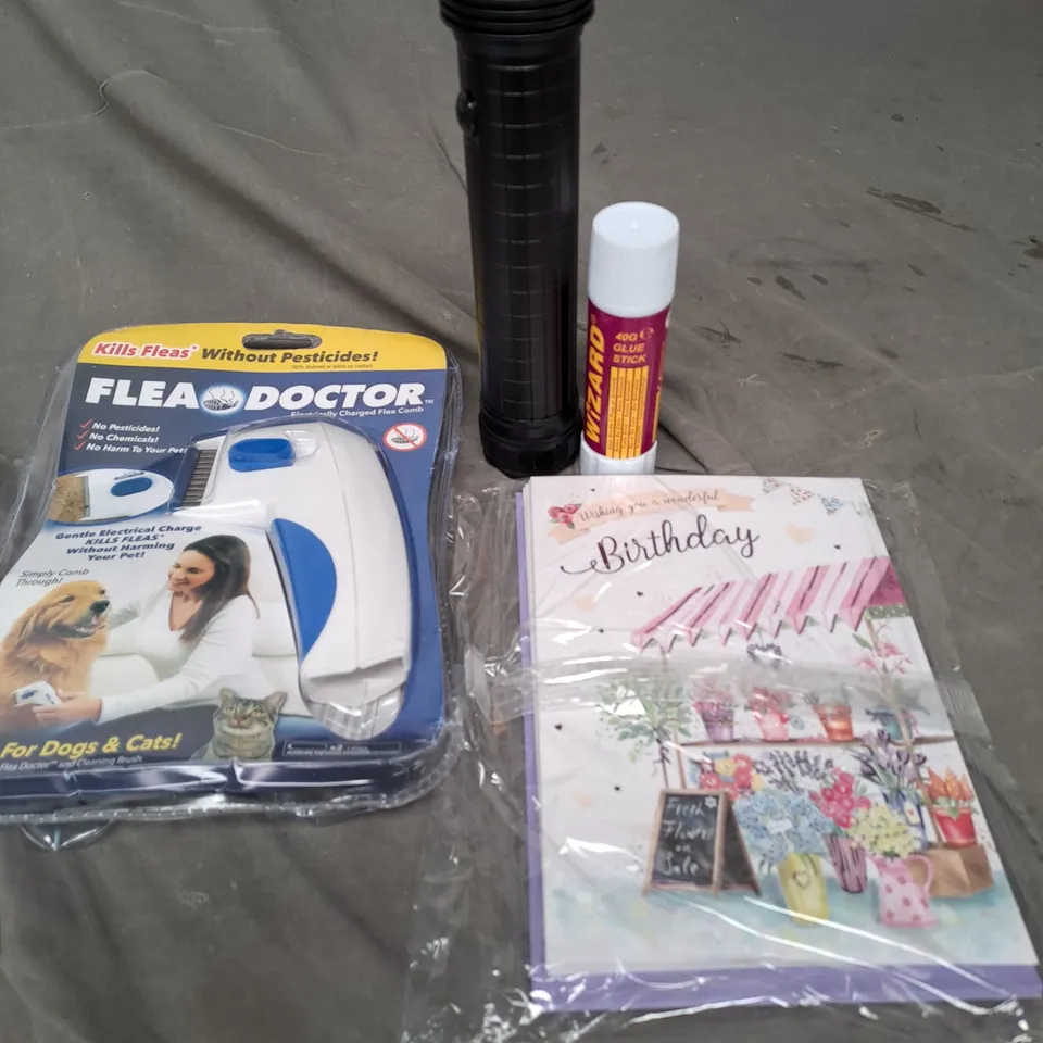APPROXIMATELY 15 HOUSEHOLD ITEMS TO INCLUDE A TORCH, FLEA DOCTOR AND GREETINGS CARDS