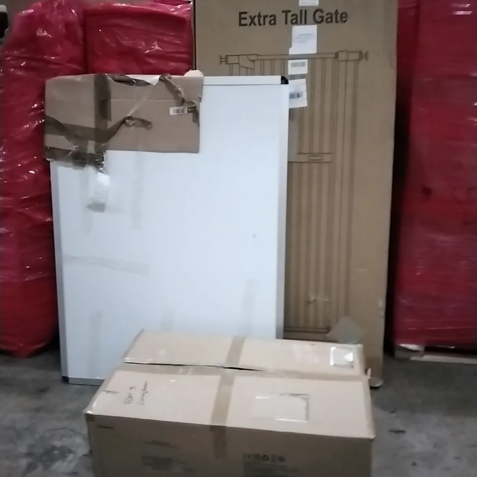 PALLET OF ASSORTED PRODUCTS AND HOUSEHOLD GOODS TO INCLUDE;PENDANT LIGHT,FOLDING CAMPING TABLE,EXTRA TALL GATE 