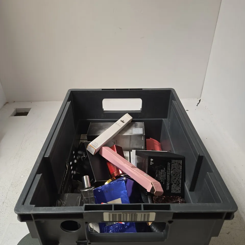TOTE OF APPROXIMATELY 20 ASSORTED FRAGRANCE ITEMS TO INCLUDE ANGELS SHARE, BLACK FUME, MISTER FRAGRANCE, BLASTING LOVE ETC