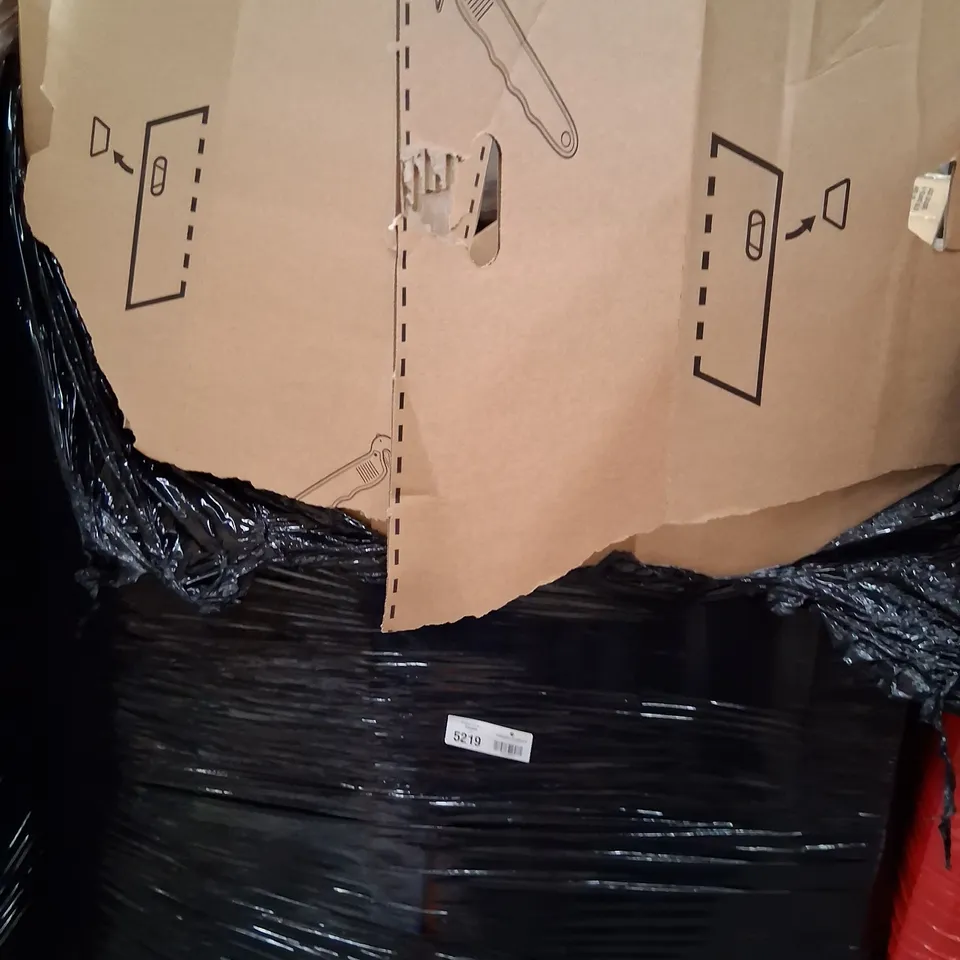 PALLET CONSISTING OF A LARGE QUANTITY OF ASSORTED HOUSEHOLD AND ELECTRICAL PRODUCTS AND ACCESSORIES TO INCLUDE;