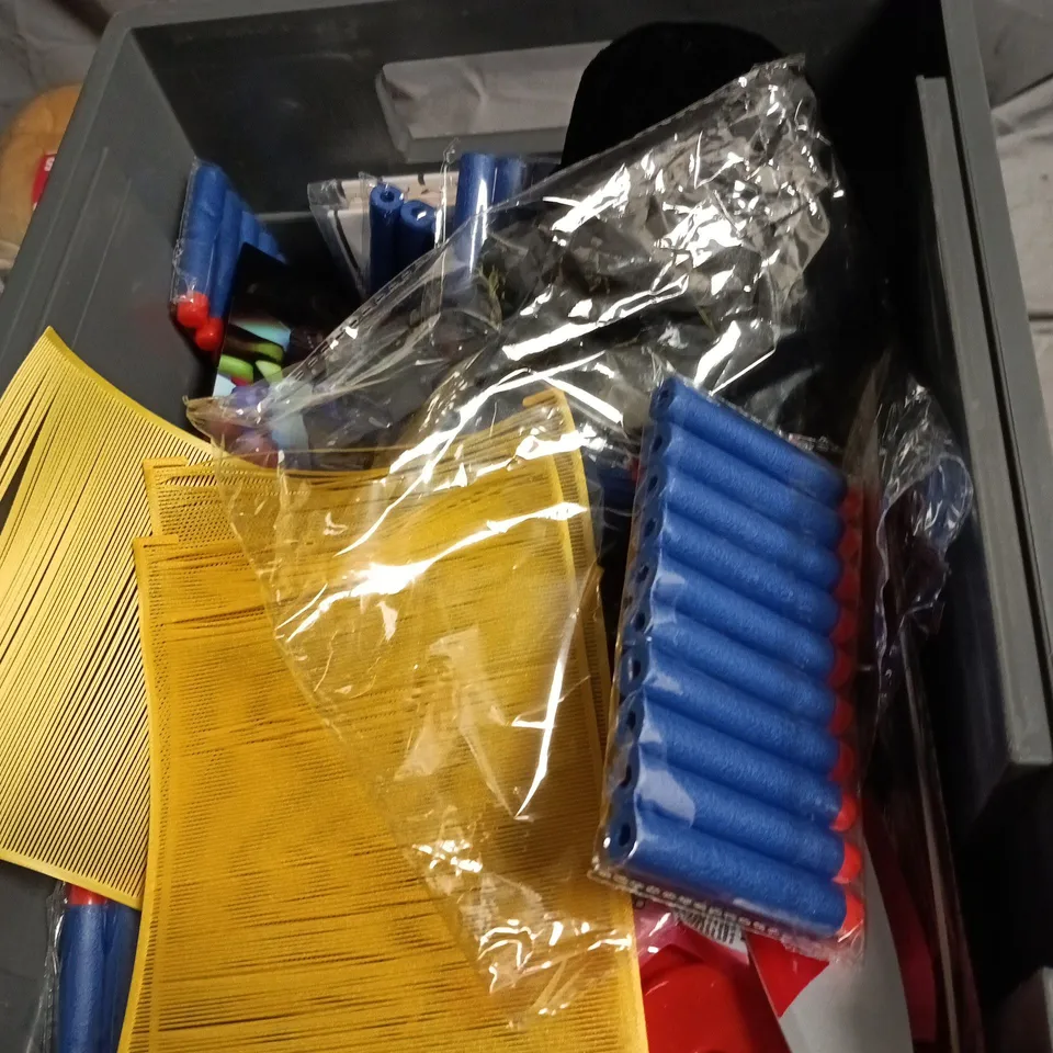 BOX OF APPROXIMATELY 20 ASSORTED TOYS INCLUDING WINNIE THE POOH BACK PACK , TEMPORAY TATTOO SAFARI TEETHING PALS 