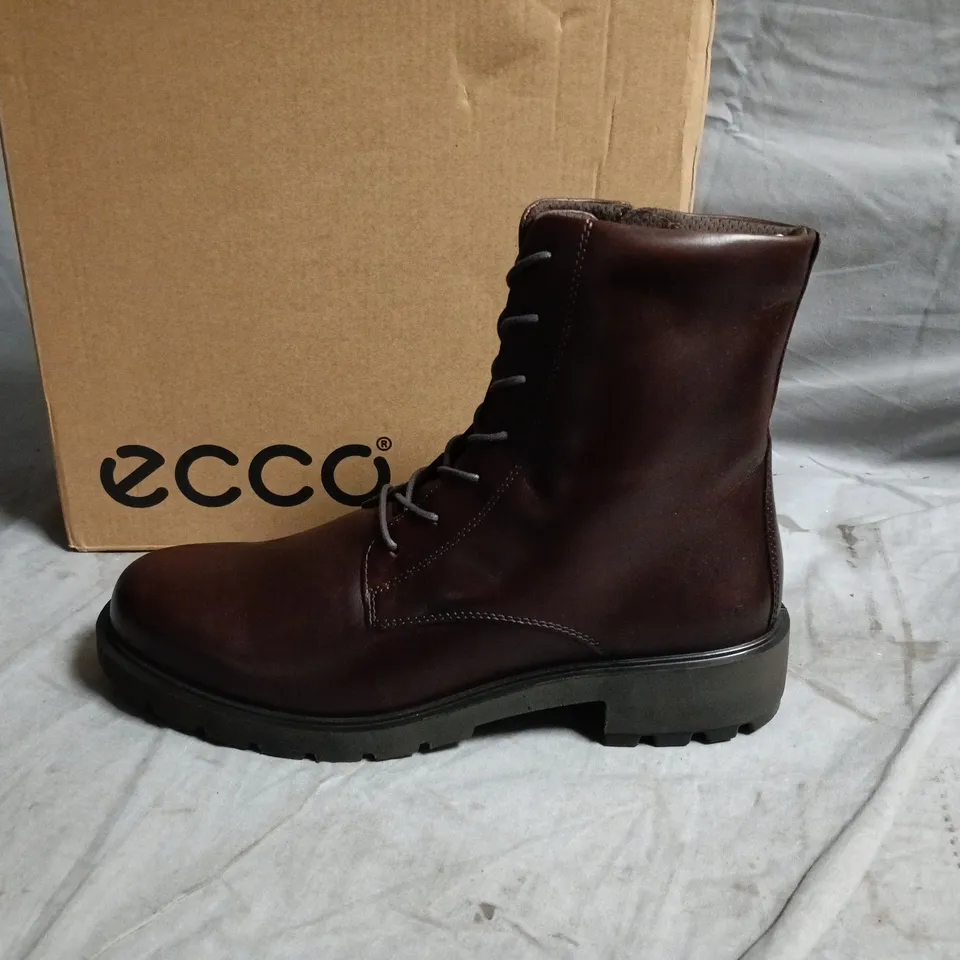ECCO METRO VIENNA W LACE BOOT – POTTING SOIL, UK 8–8.5 (EU 42)