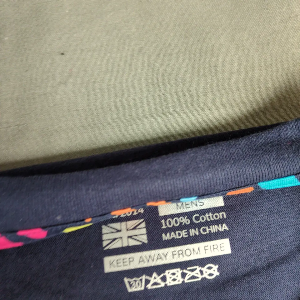 ODDBALLS MEN'S T-SHIRT & MULTICOLOUR PRINT SHORTS SET – MEDIUM