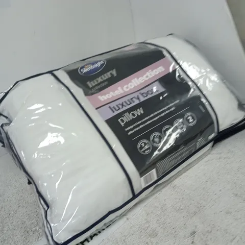 SILENTNIGHT LUXURY COLLECTION HOTEL PILLOW – LUXURY BOXED PILLOW