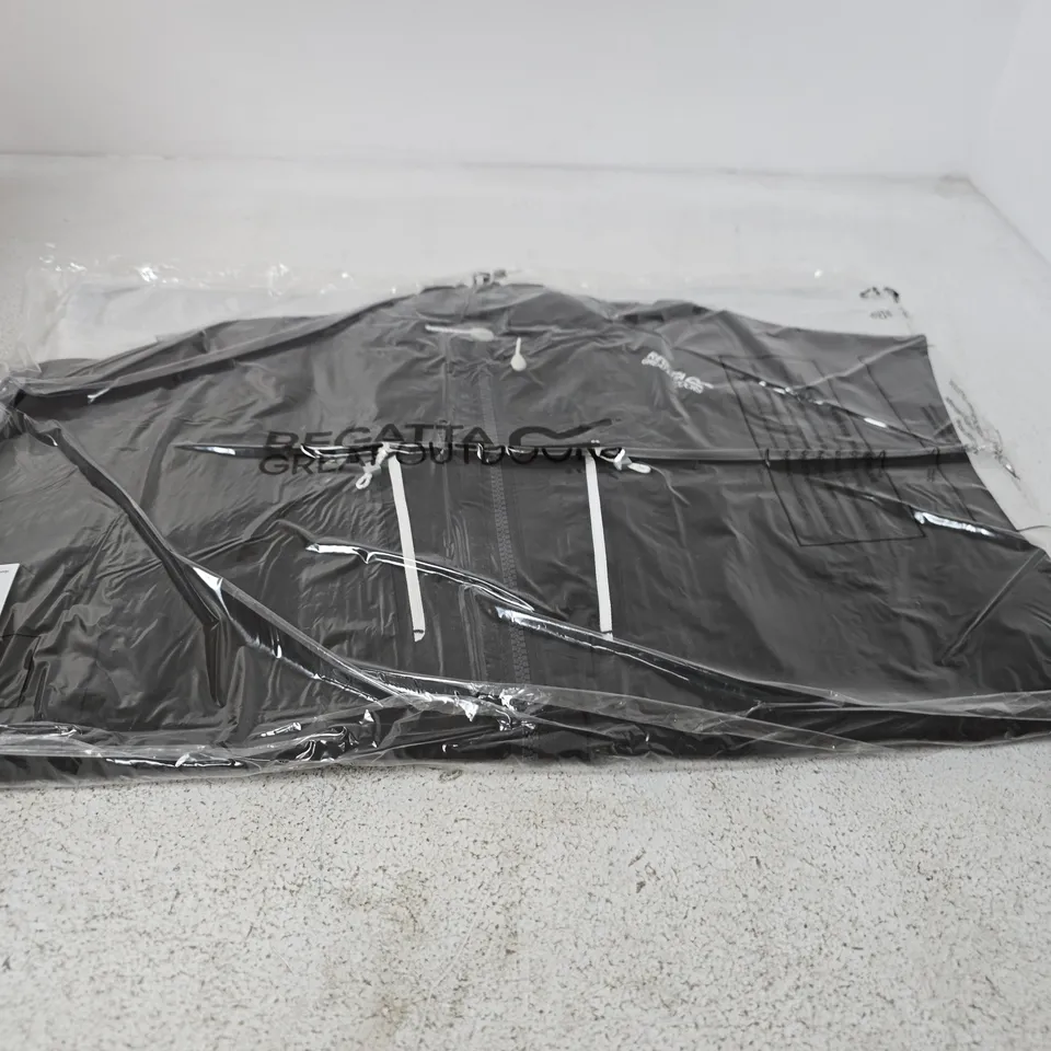 BOX OF APPROXIMATELY 16 BRAND NEW REGATTA KULTON COAT - BLACK/ASH - SIZE UK 8 