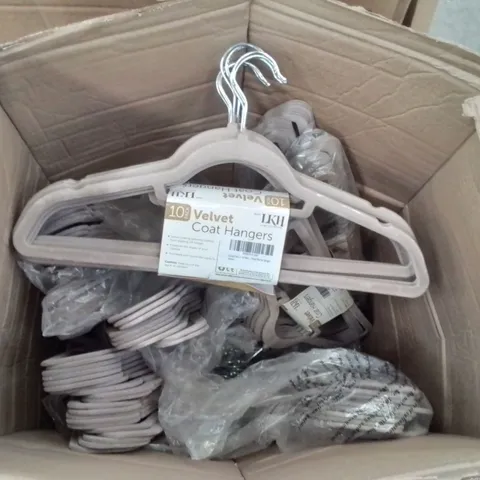 BOX CONTAINING A LARGE QUANTITY OF BRAND NEW VELVET COAT HANGERS