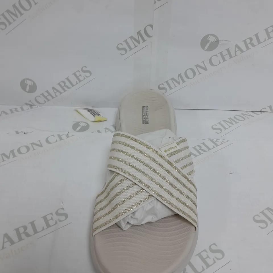 SKECHERS ON-THE-GO 600 STUNNING SLIDE SANDAL SIZE 7