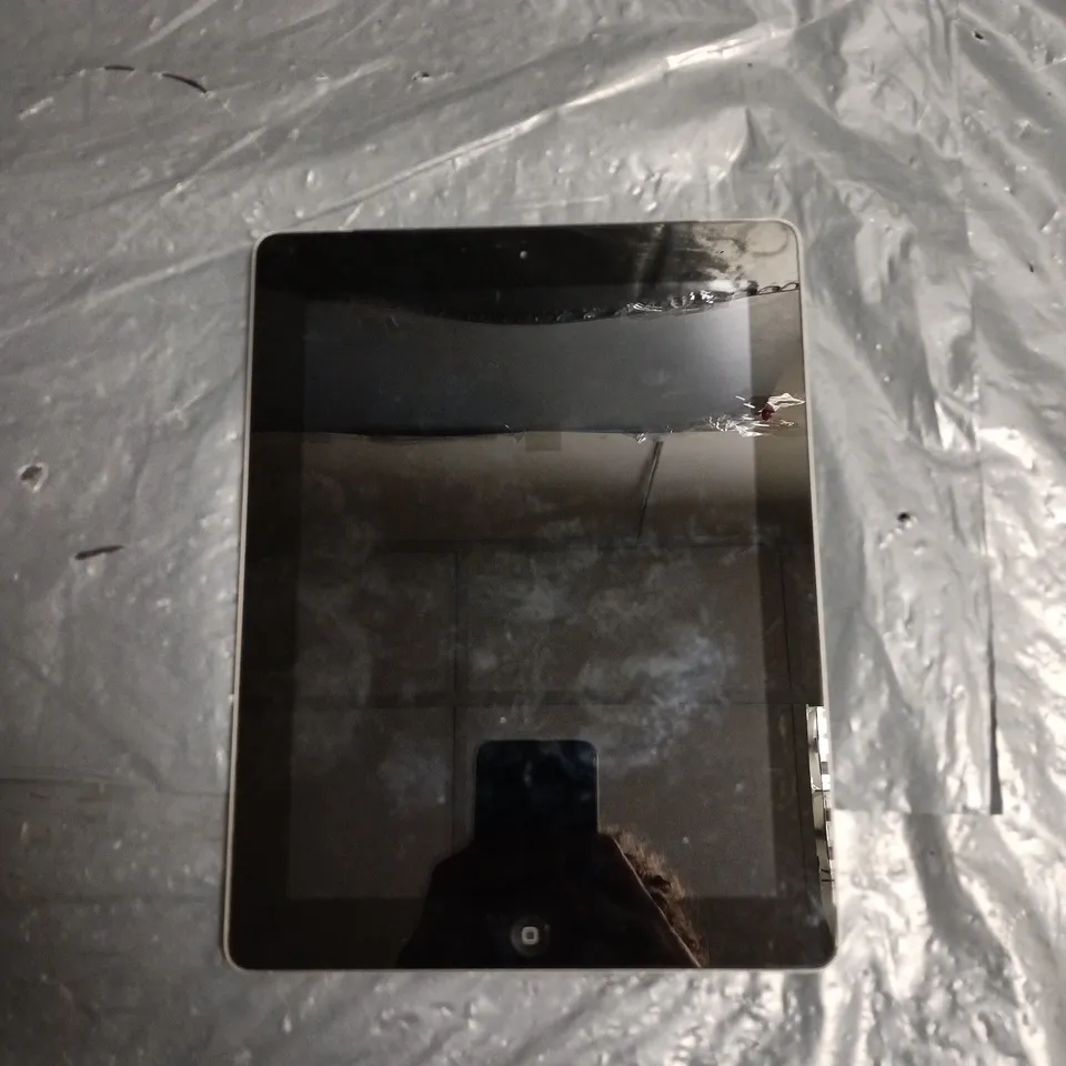 APPLE IPAD 4TH GEN 16GB WI‑FI – SILVER