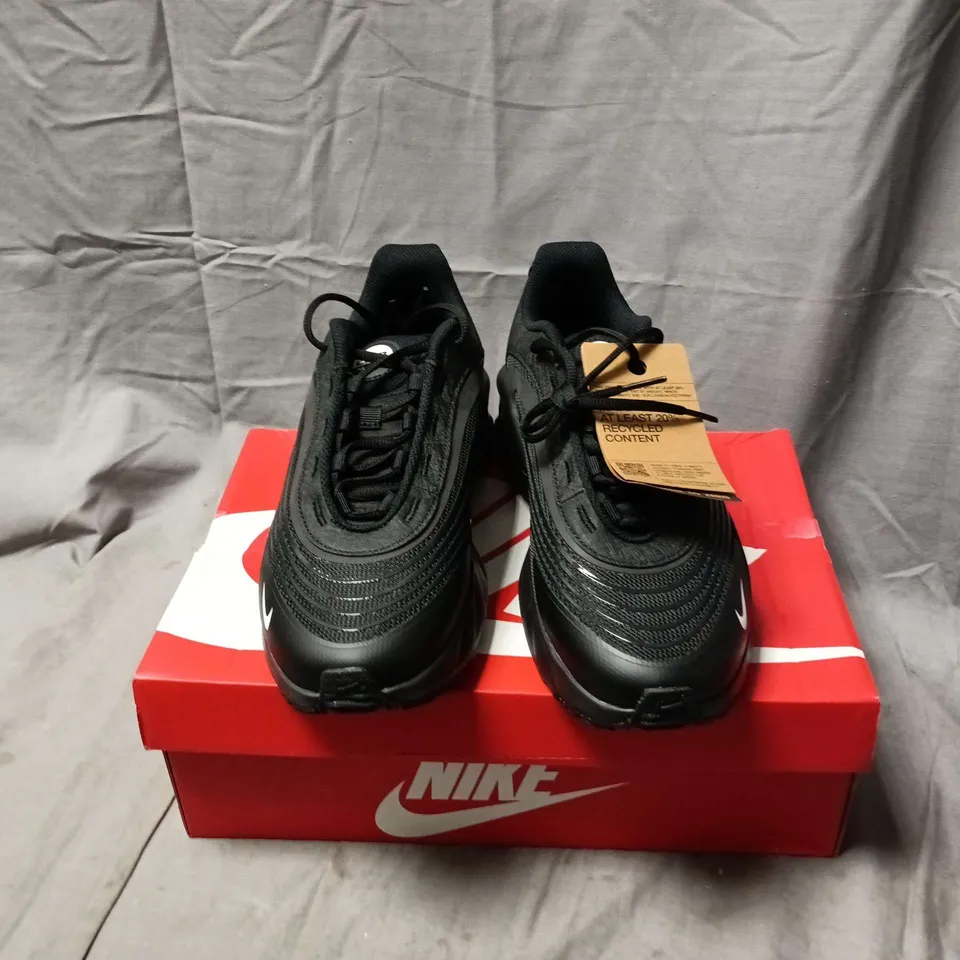 BOXED PAIR OF NIKE MAX FIRE TRAINERS IN BLACK - UK 9