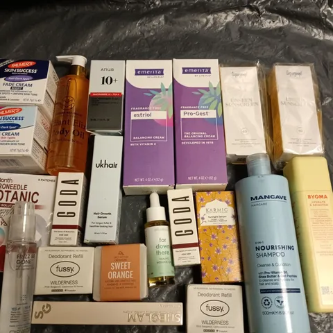 LOT OF APPROXIMATELY 20 ASSORTED HEALTH AND BEAUTY ITEMS TO INCLUDE SUPERGOOP, PALMERS AND GODA