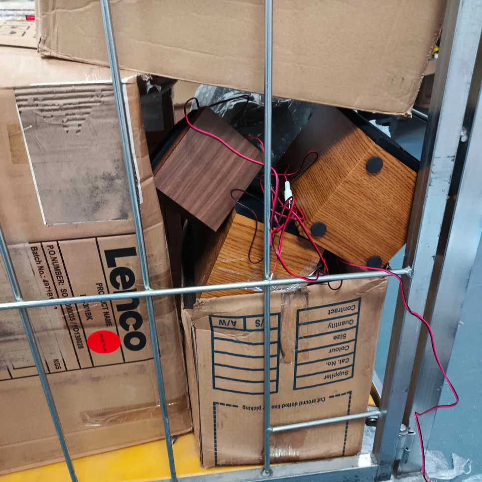 LOT OF APPROXIMATELY 10 ASSORTEDS LENCO AUDIO ITEMS TO INCLUDE VARIOUS MODELS OF TURNTABLES AND SPEAKERS