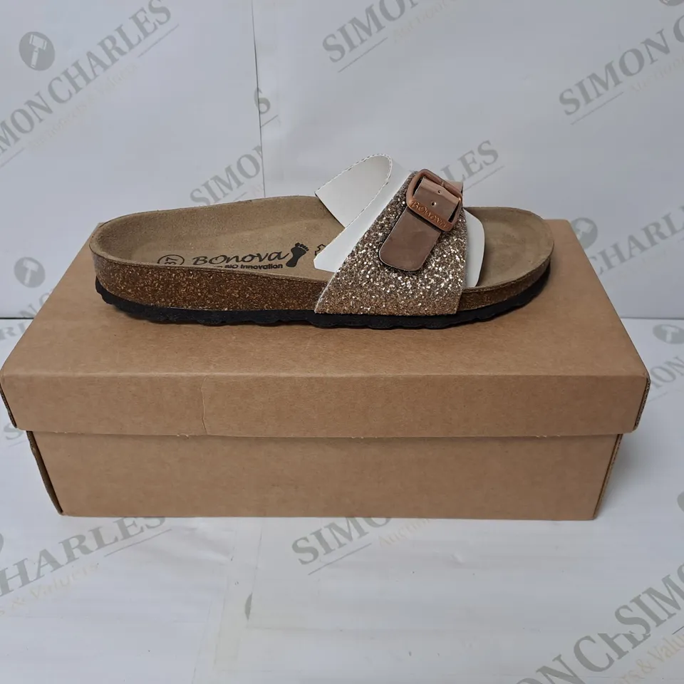 BOXED BONOVA WOMEN'S 1-STRAP GLITTER SANDALS IN ROSE GOLD // SIZE: 37 EU