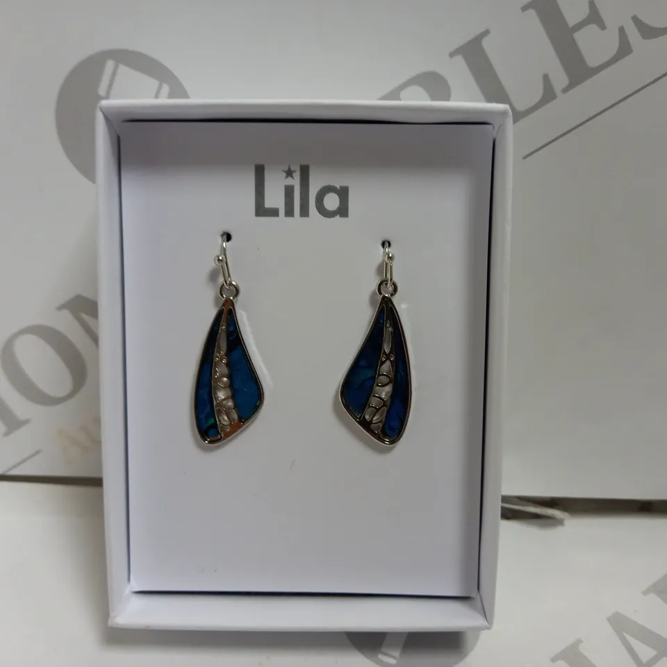 BOXED PAIR OF LILA FILIGREE DROP EARRINGS