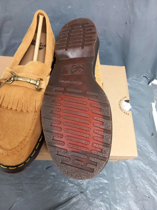 Lot 4104: BOXED DR MARTENS AIR WAIR ADRIAN SNAFFLE AUTUMN SPICE REPELLO ...