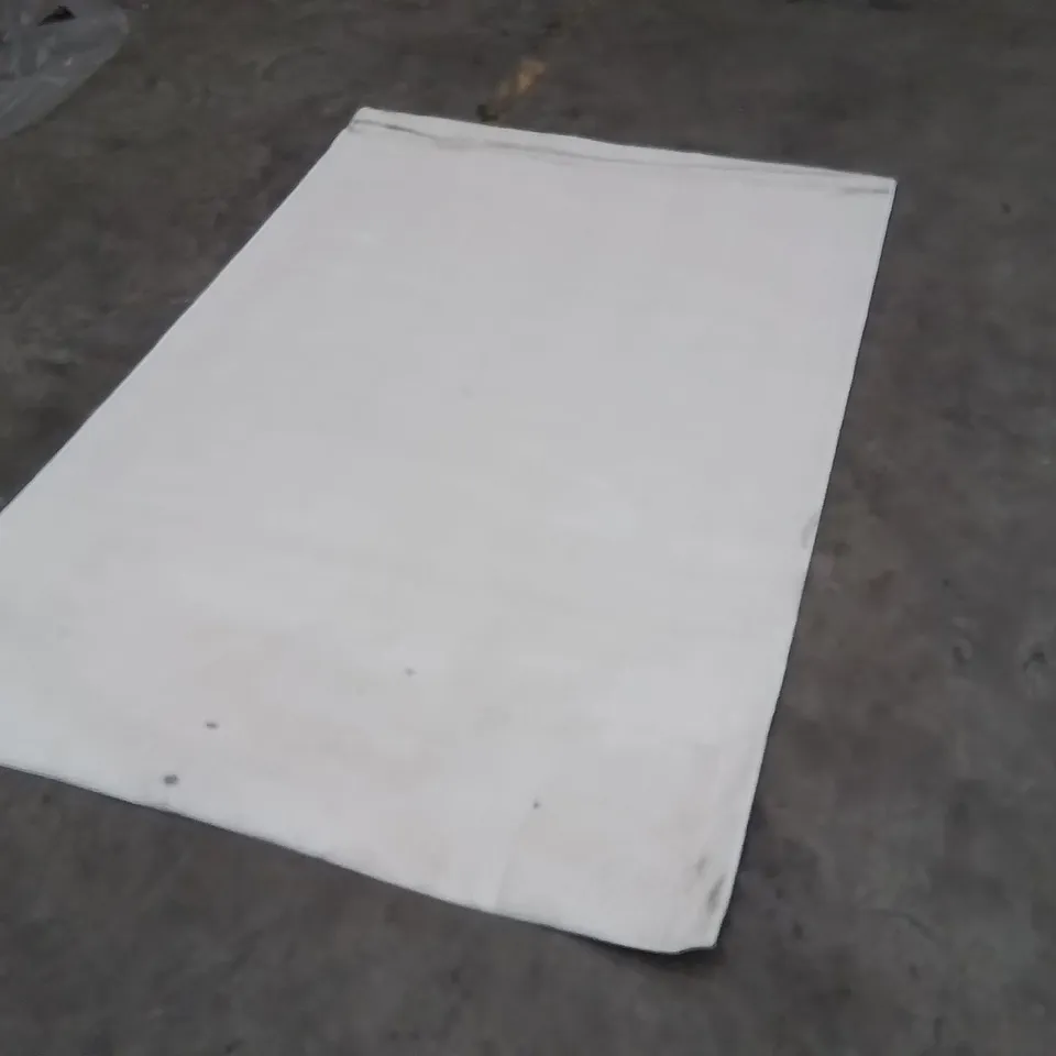 QUALITY DESIGNER AREA RUG - APPROXIMATELY  155x230cm