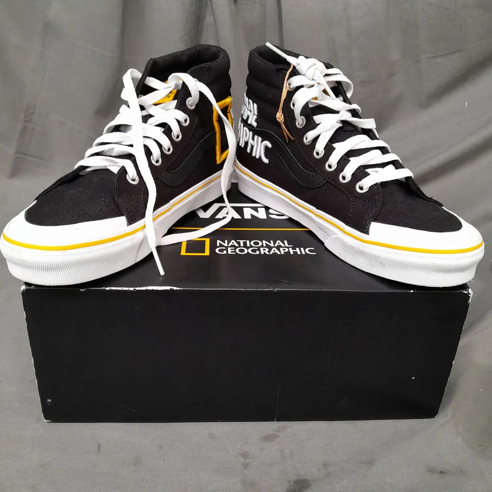 BOXED PAIR OF VANS NATION GEOGRAPHIC SK8-HI REISSUE 13 SHOES IN BLACK UK SIZE 5.5