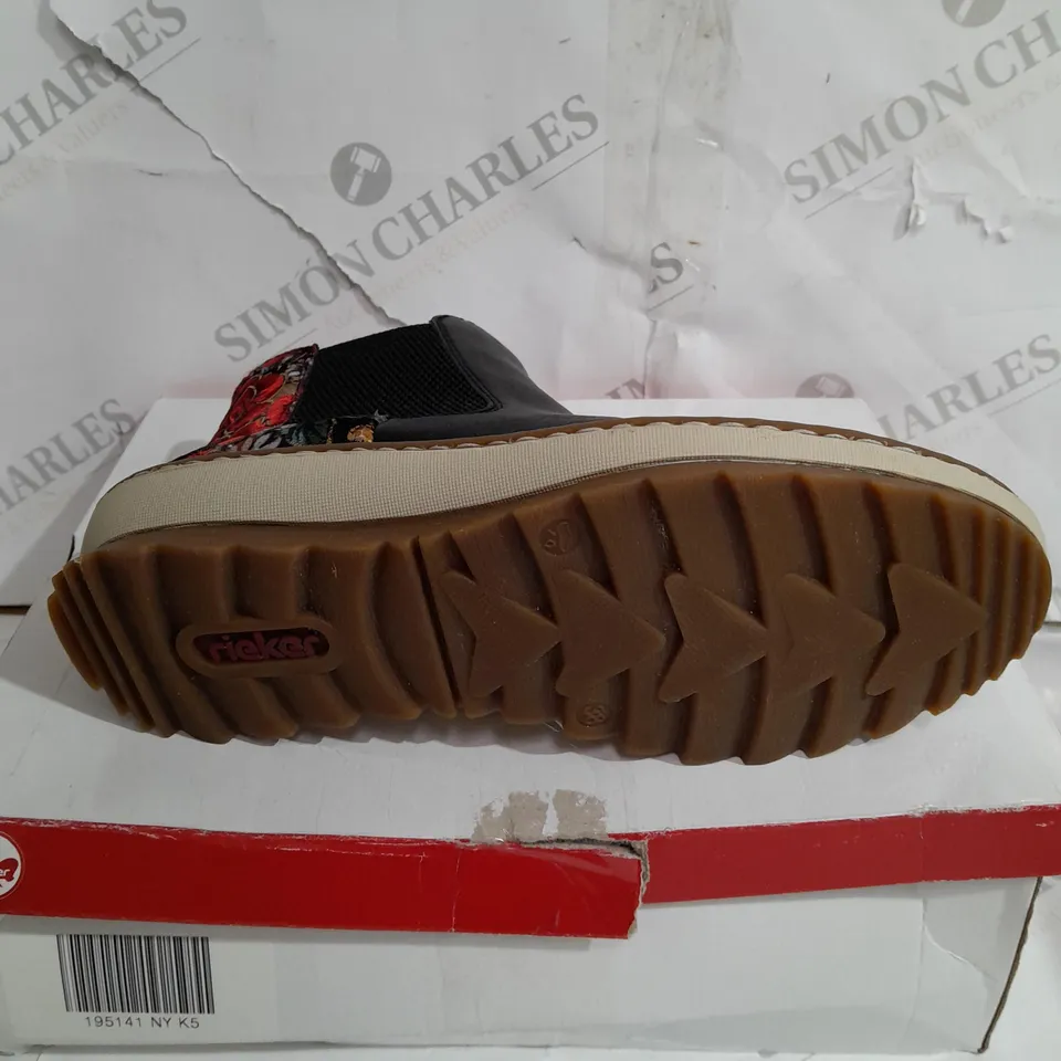 BOXED RIEKER CHELSEA BOOTS, NAVY - SIZE 5