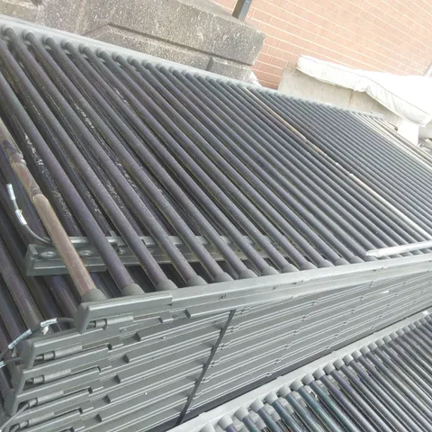 PALLET CONTAINING A VERY LARGE QUANTITY OF SOLAR PANELS