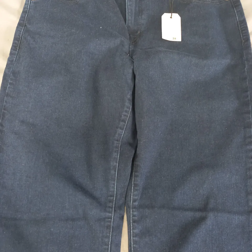 LEVI'S 724 HIGH-RISE SLIM STRAIGHT JEANS IN DARK BLUE SIZE 16W