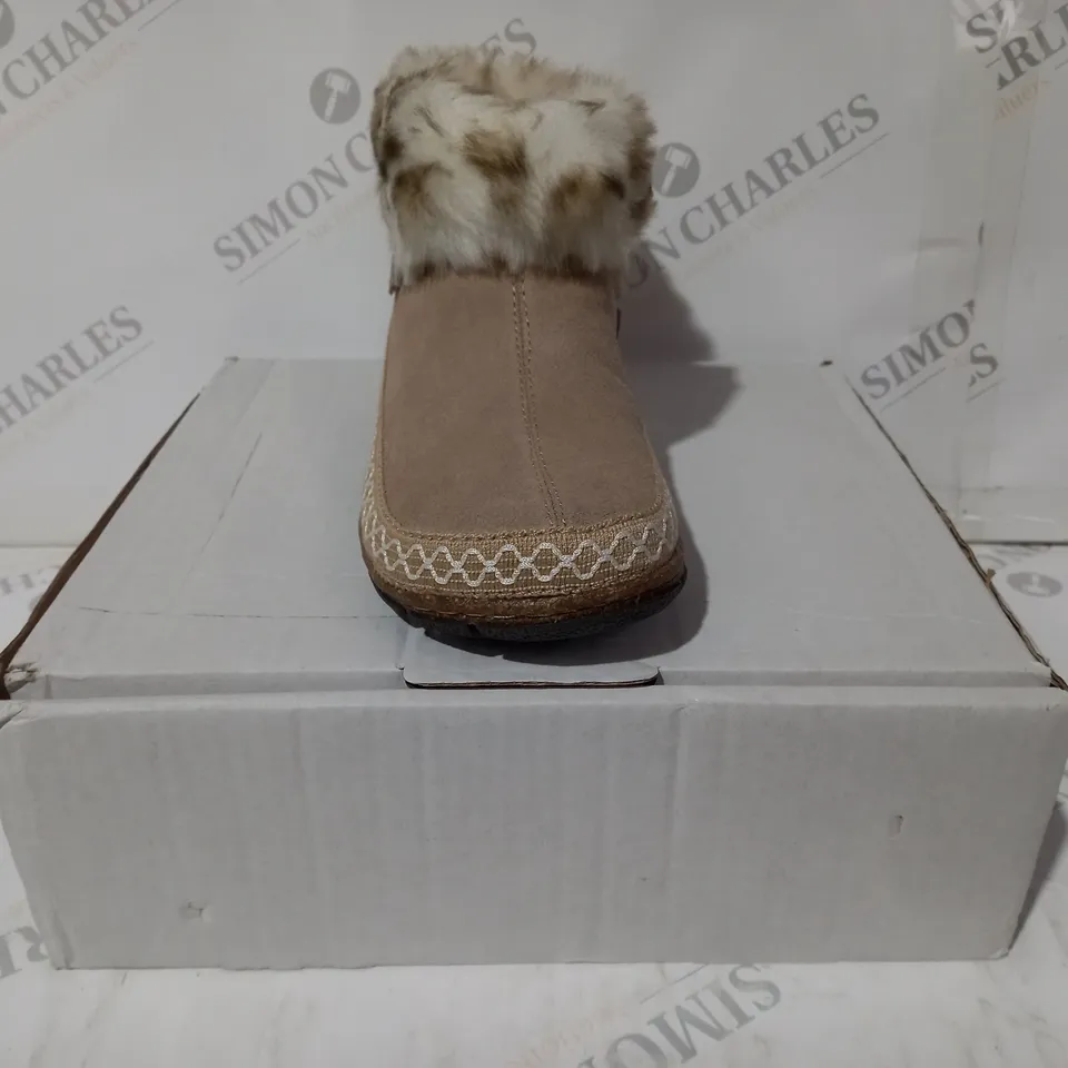 BOXED PAIR OF EARTH ORIGINS EMMALYN BEIGE BOOTIES - SIZE 5