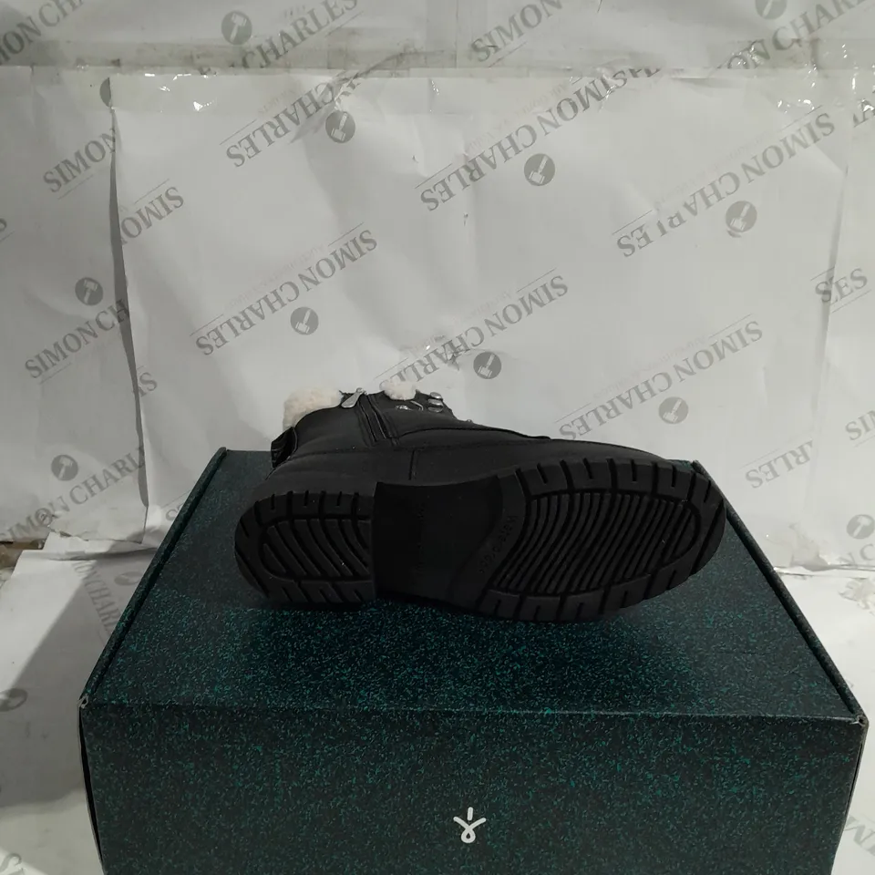 EMU OKAB WATERPROOF BOOTS - BLACK - SIZE 6