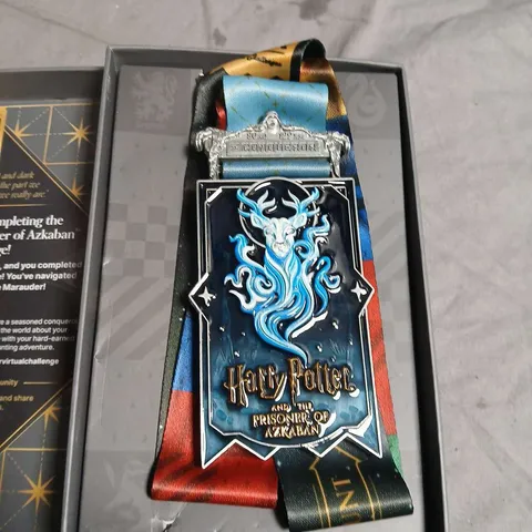 Harry Potter and the Prisoner of Azkaban – Wizarding World metal badge and ribbon