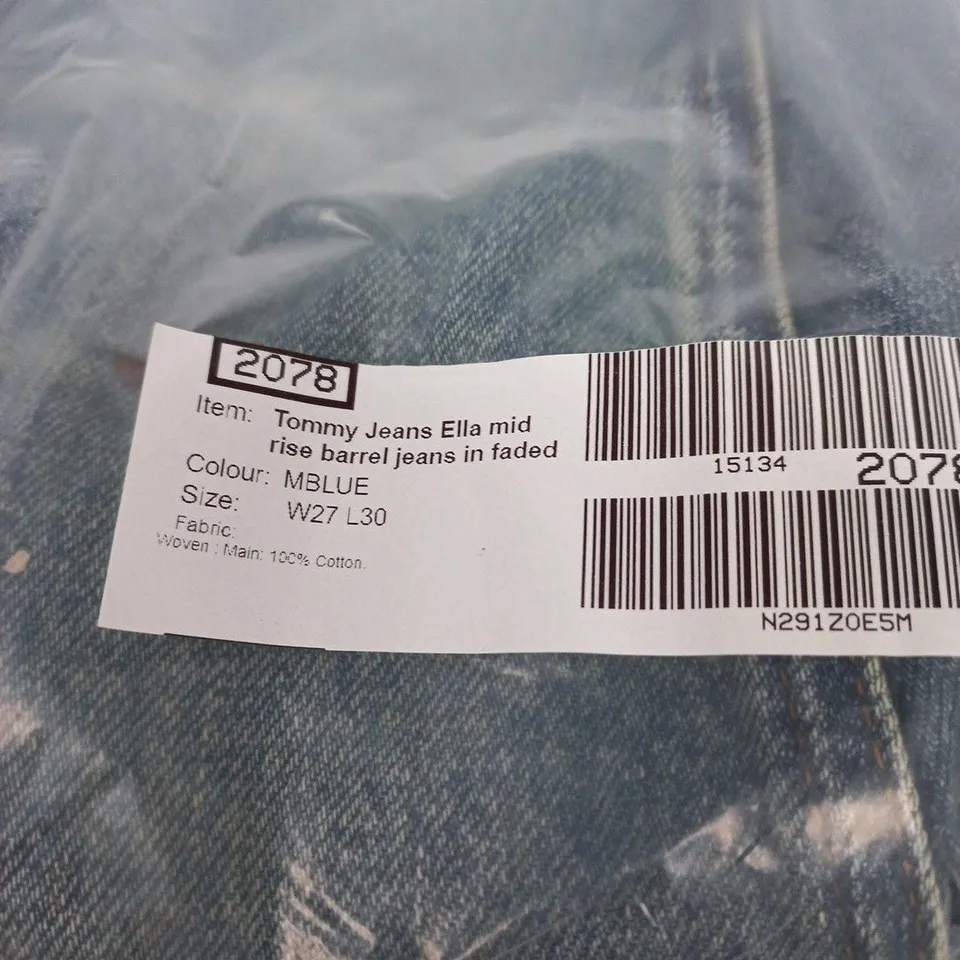 TOMMY JEANS ELLA MID RISE BARREL JEANS – FADED BLUE, W27/L30