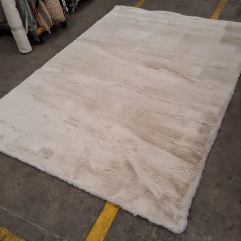 CREAM SHAG RUG – LARGE RECTANGULAR APPROXIMATELY 200×290CM