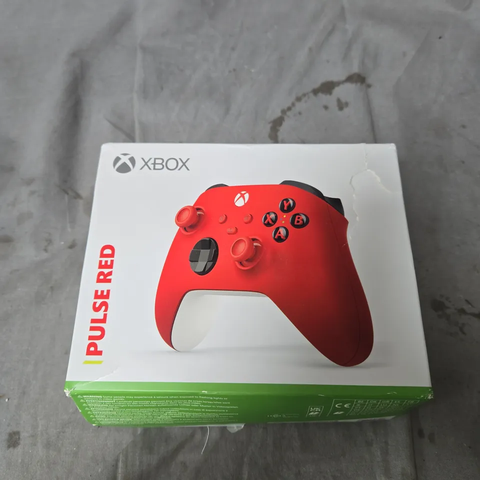 XBOX PULSE RED CONTROLLER 