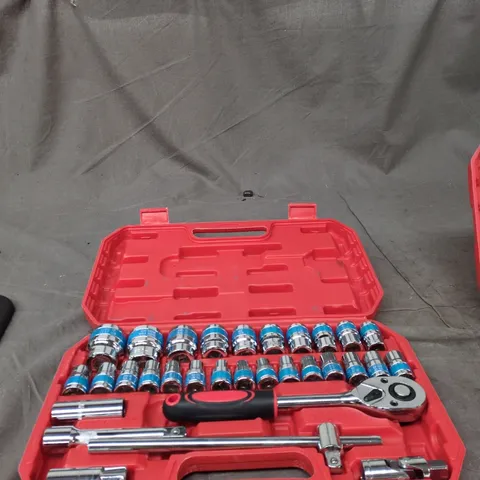 32-PIECE SOCKET SET IN RED CASE