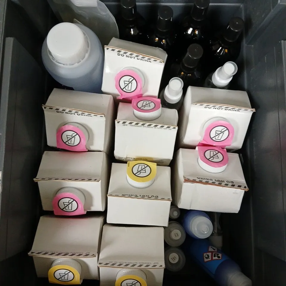 APPROXIMATELY 10 HOUSEHOLD ITEMS TO INCLUDE WASHING UP LIQUID, EPOXY RESIN, FABRIC CONDITIONER ETC