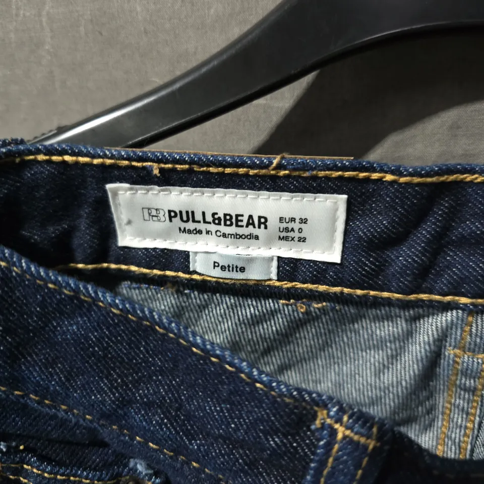 UK4 PULL&BEAR WOMEN'S PETITE JEANS – DARK DENIM EU32