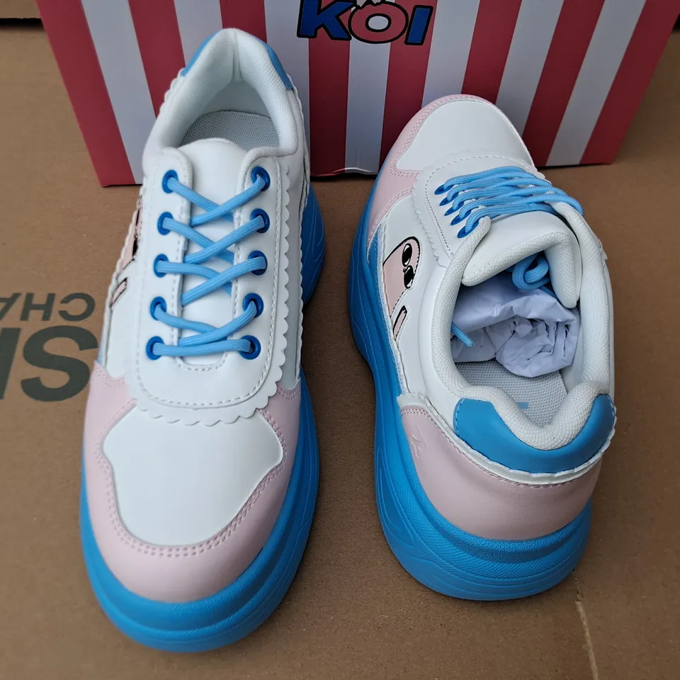 BRAND NEW BOXED KOI KETNIPZ BEAN SAYS HI CHUNKY TRAINERS IN BLUE - UK 8