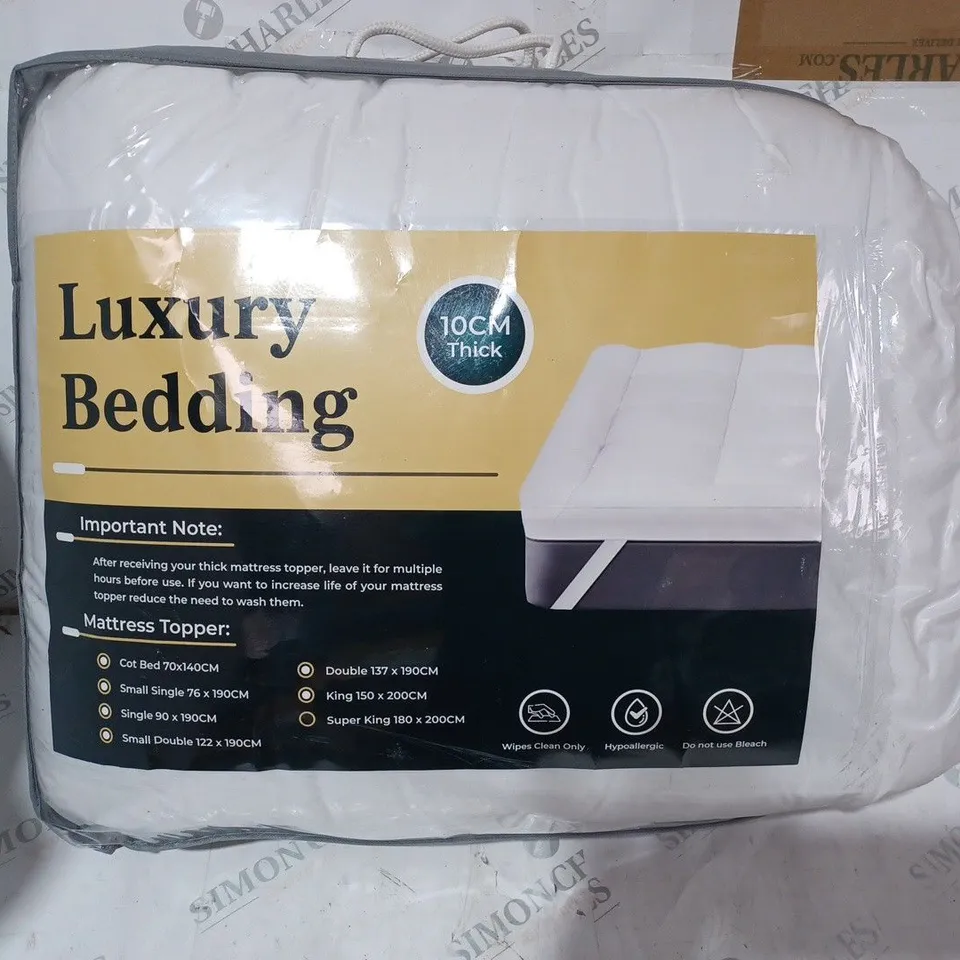 PACKAGED LUXURY BEDDING MATTRESS TOPPER - SUPERKING 