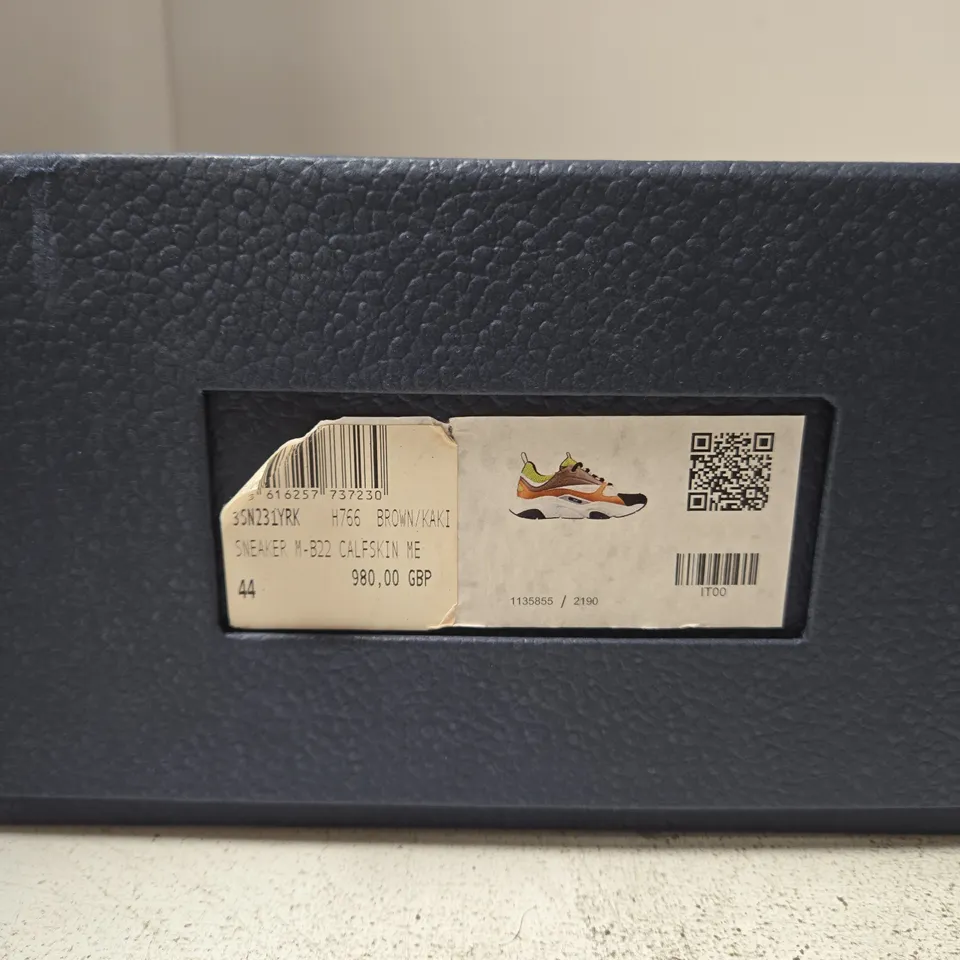 DIOR B22 CALFSKIN SNEAKER – UK 10 (EU 44), BEIGE/GRAY WITH ORANGE LACES