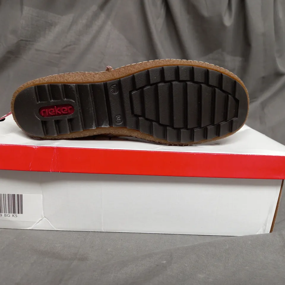 RIEKER SIDE ZIP SHOE IN BEIGE SIZE 5