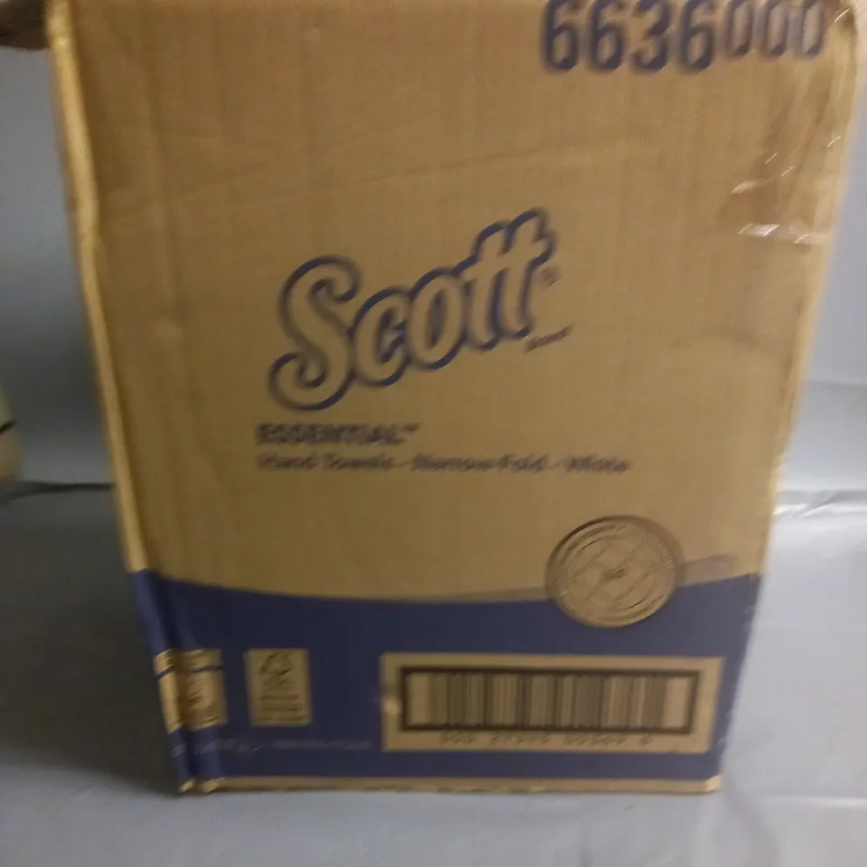 BOX OF SCOTT ESSENTIAL HAND TOWELS - 12 X 220