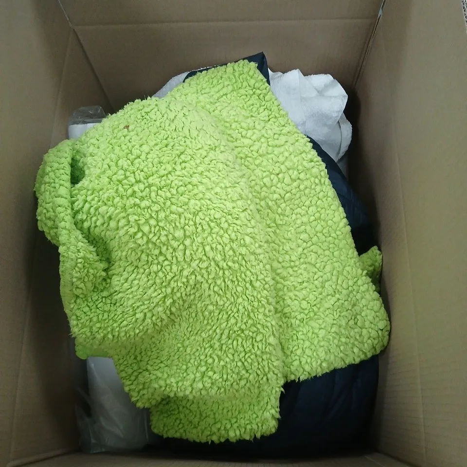 BOX OF APPROXIMATELY 15 ASSORTED ITEMS INCLUDING A BATMAN RUCKSACK, KITCHEN ROLL AND A ROLSON 200MM WRENCH