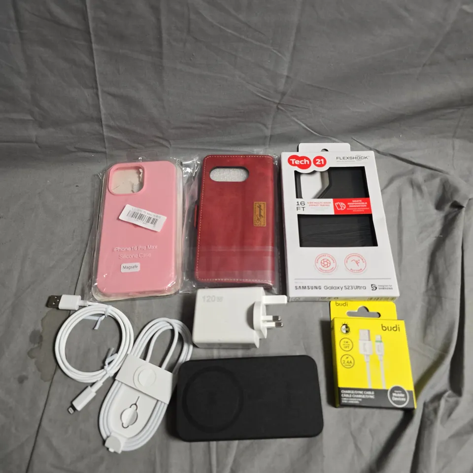 APPROXIMATELY 15 ASSORTED SMARTPHONE ACCESSORIES TO INCLUDE CHARGING CABLES, PLUGS, PHONE CASES ETC 