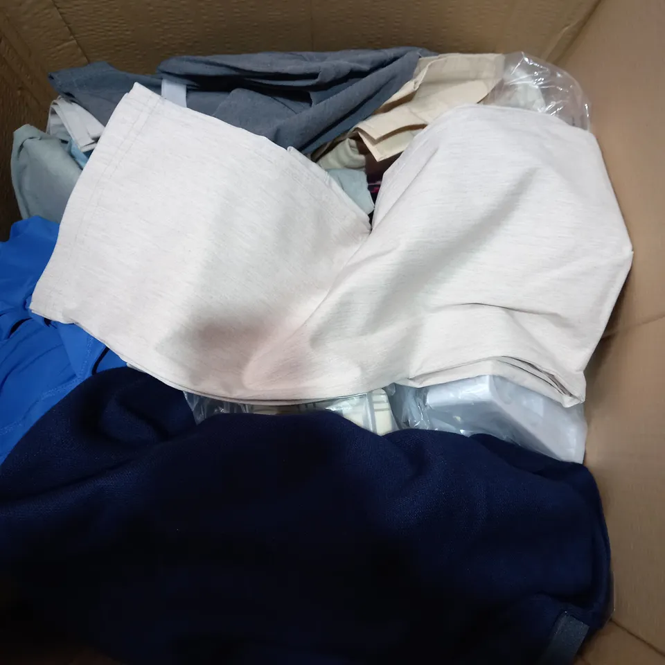 BOX OF APPROX 20 ASSORTED CLOTHING ITEMS TO INCLUDE - MARLA WYNNE - NINALEONARD - RUTH LANGSFORD