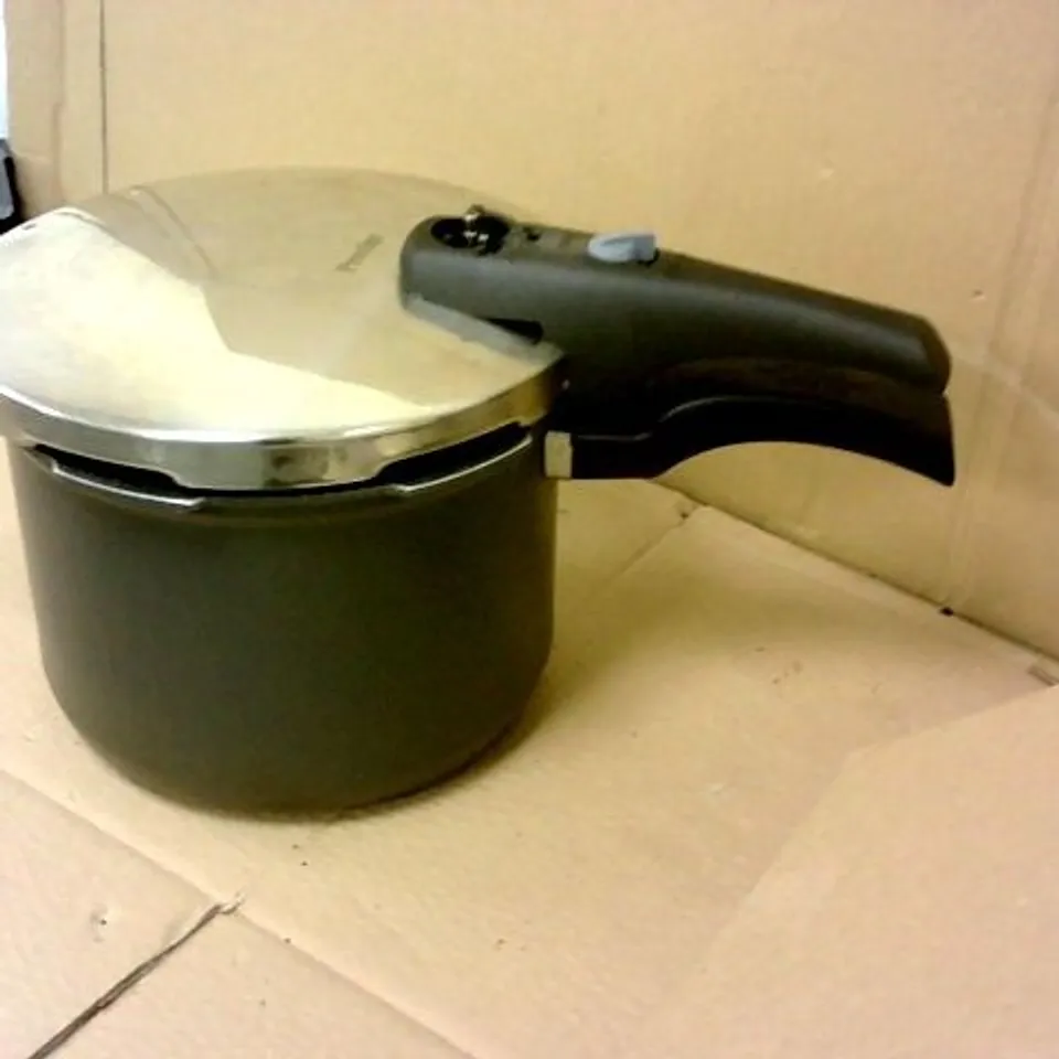 PRESTIGE SMART PLUS 6L PRESSURE COOKER 