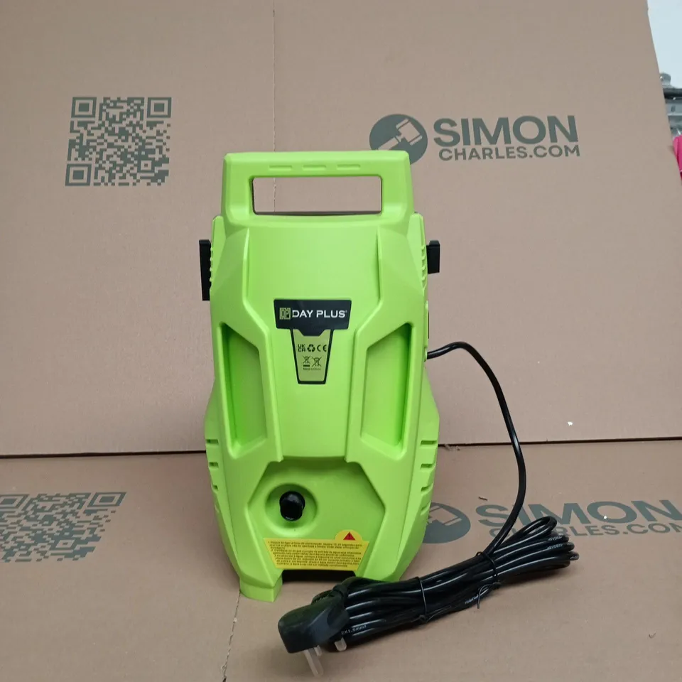 DAYPLUS PORTABLE PRESSURE WASHER – GREEN, WITH ACCESSORY KIT BOXED