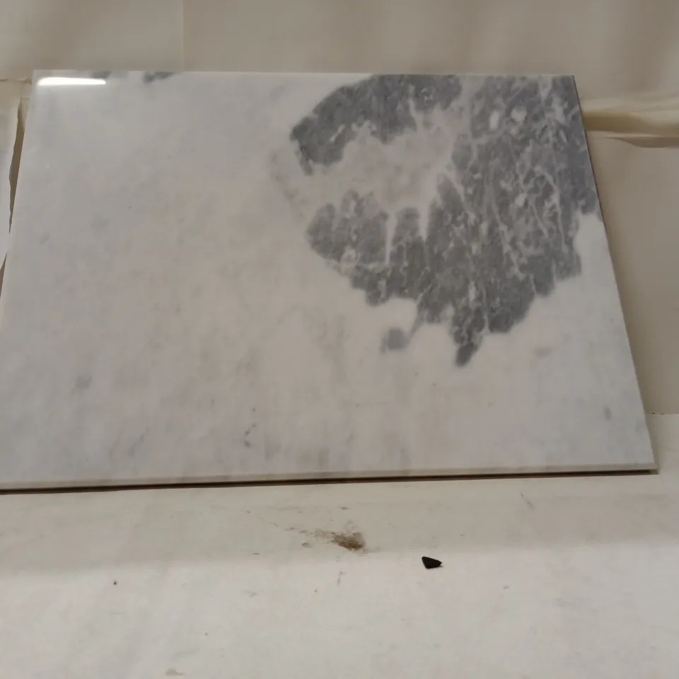 BOXED MAISON AND WHITE MARBLE CHOPPING BOARD
