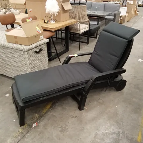 DESIGNER GARDEN OR POOLSIDE SUN LOUNGER - BLACK