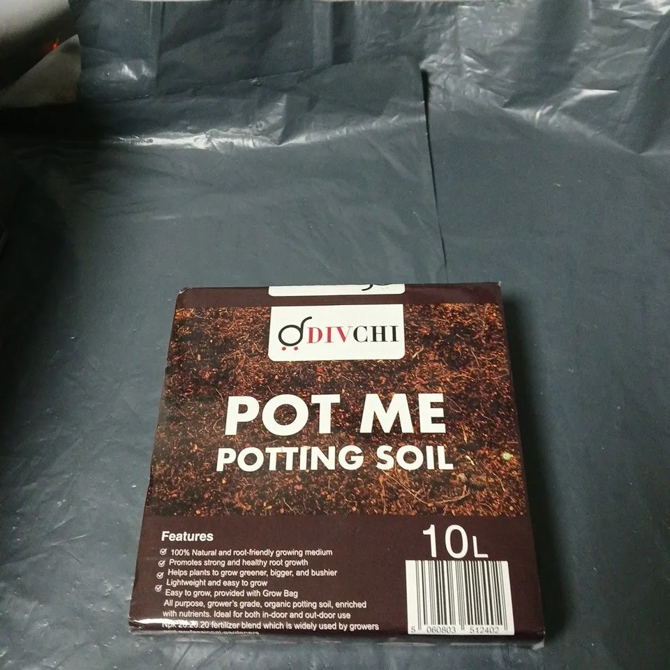 APPROXIMATELY 20 ASSORTED HOUSEHOLD ITEMS INCLUDING POT ME POTTING SOIL , CAT BALL AND STANLEY FATMAX TAPE MEASURE