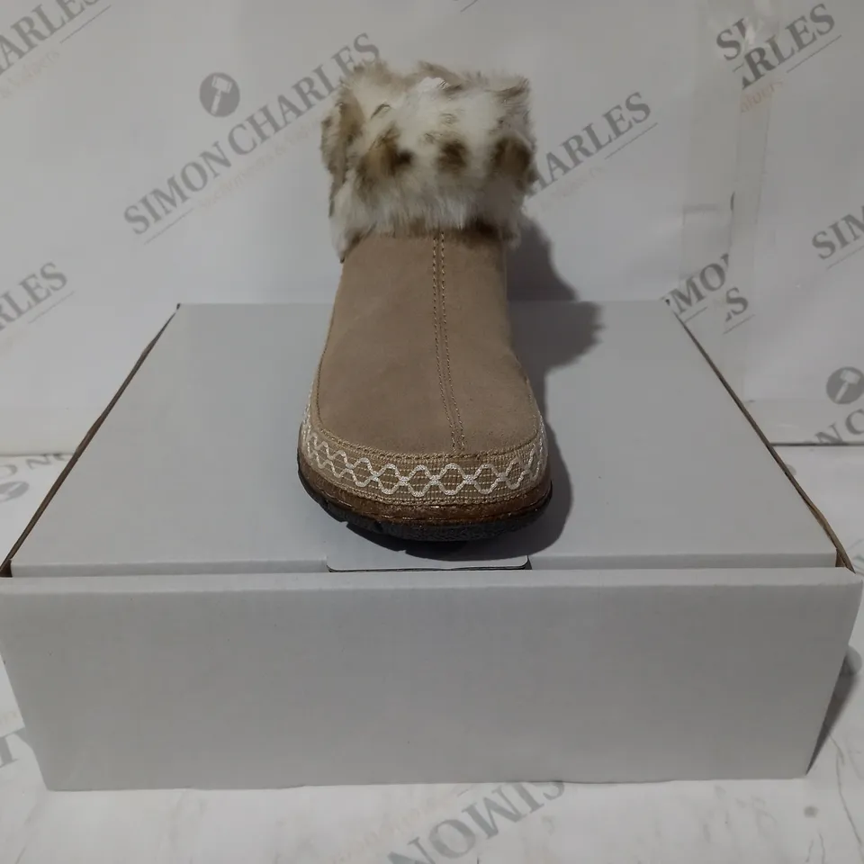 BOXED PAIR OF EARTH ORIGINS EMMALYN BEIGE BOOTIES - SIZE 5