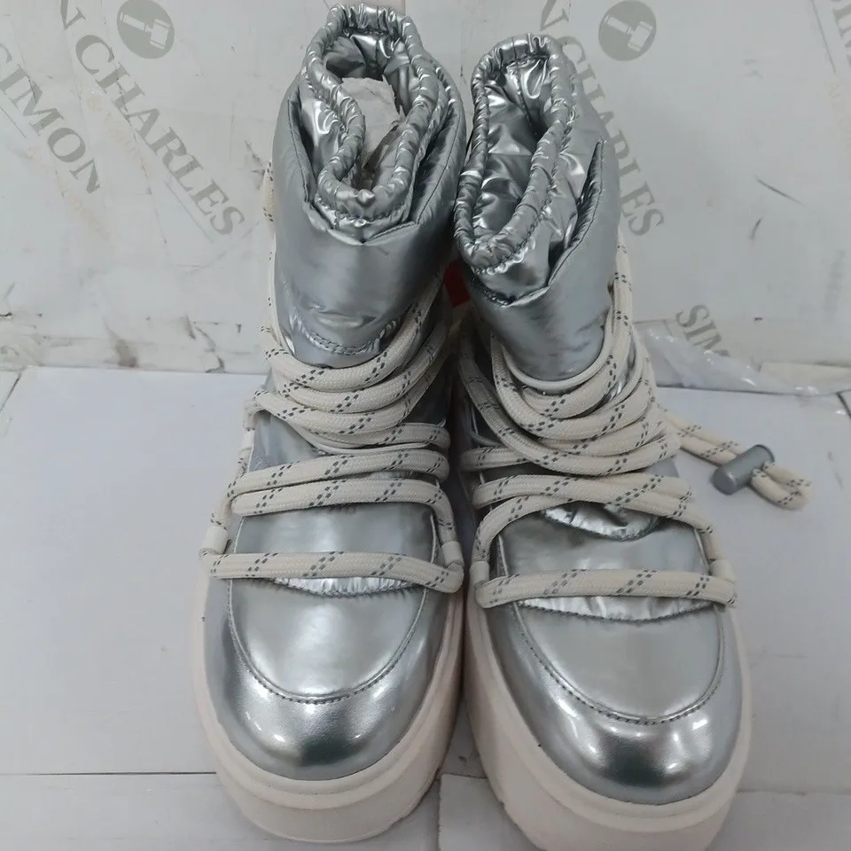 BERSHKA PLATFORM WOMENS UGG BOOTS IN SILVER/WHITE - SIZE 37